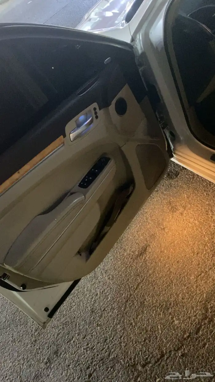 v8كرايزلر c300 فل كامل 12
