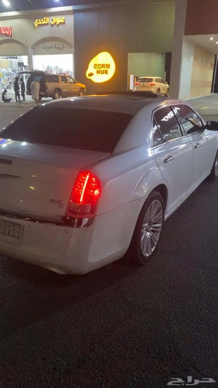 v8كرايزلر c300 فل كامل 6