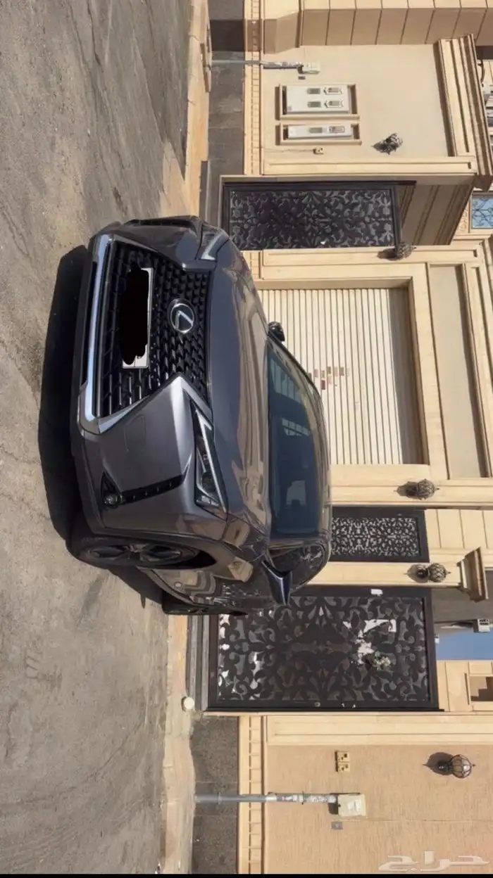 للبيع لكزس UX 2