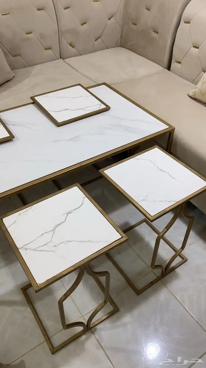 طاوله واربع خدمه 0