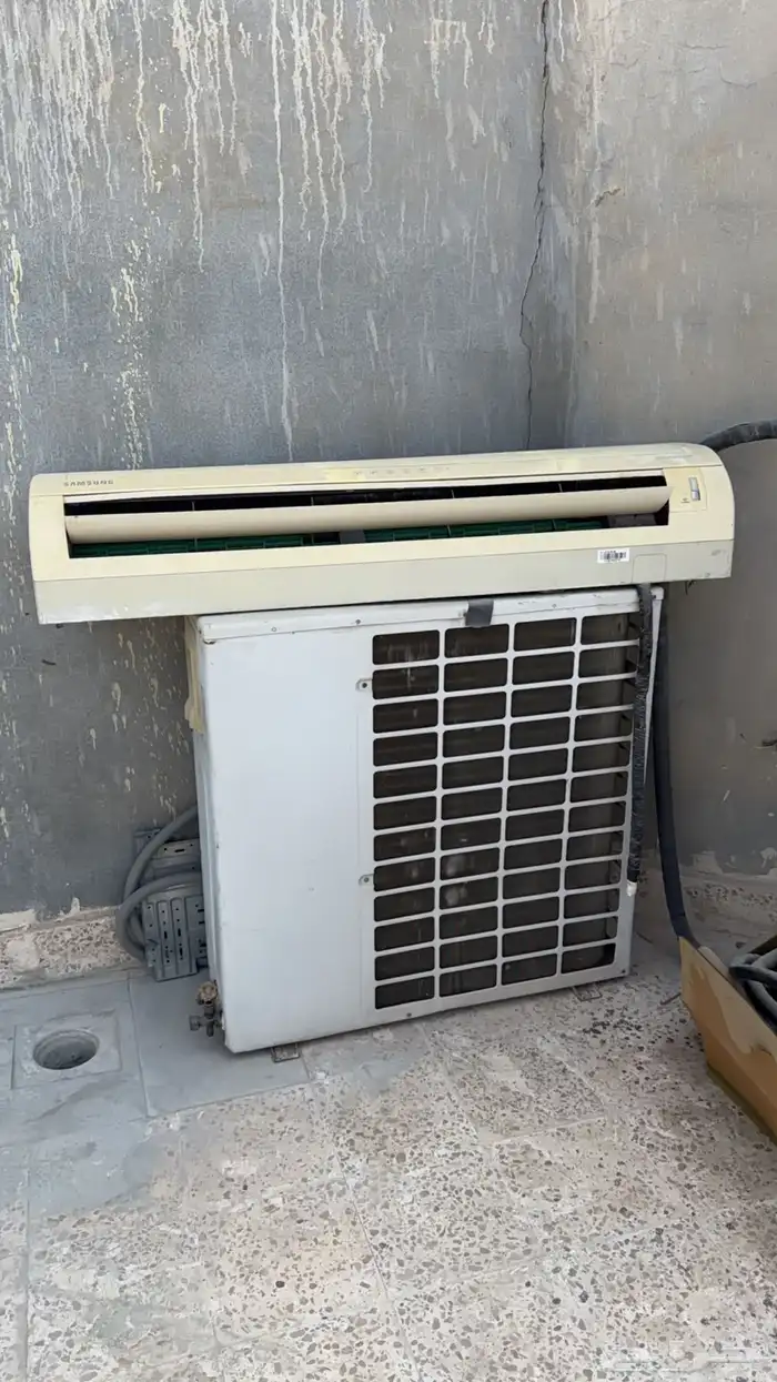 مكيف طنين ونص بارد جدا  ولا يشكو من حاجه على الشرط 1