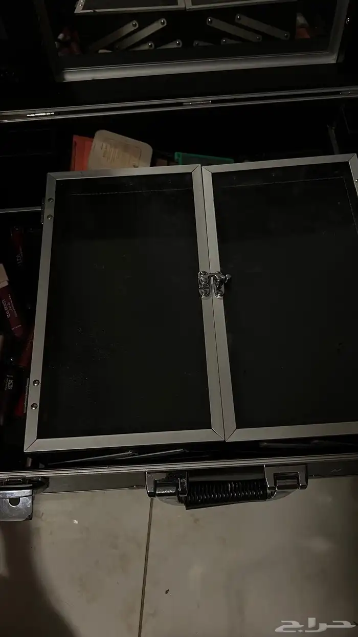 شنطه للمكيب ارتست وتنفع تسويحه متنقله 21