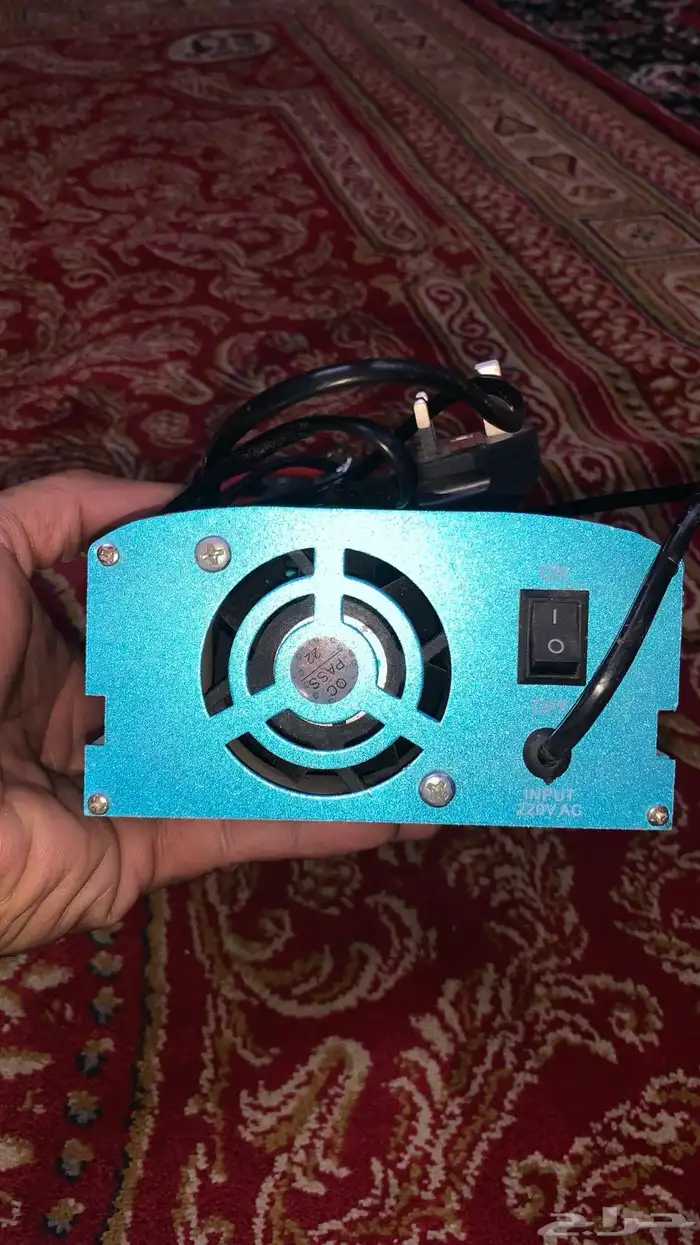 شاحن بطارية شبه جديد على السوم 2