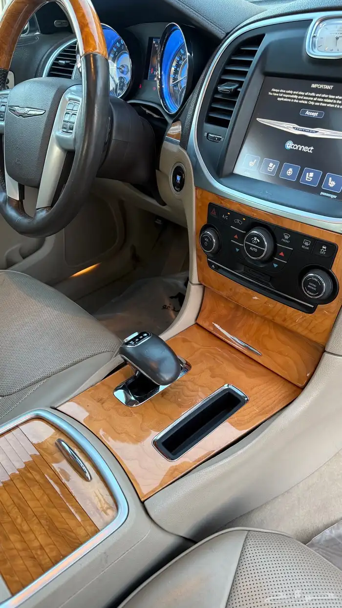 للبيع كلايزر 2014 c300 فل كامل 23