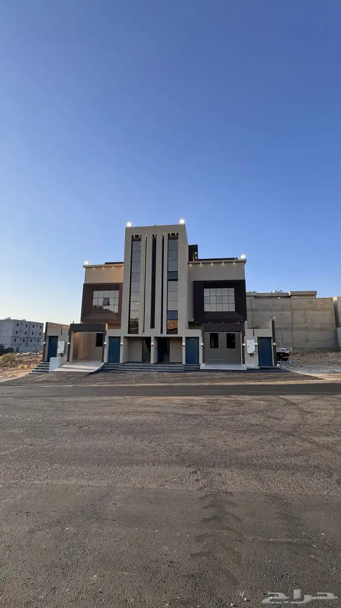 للبيع شقه ارضيه 6 غرف vip مع حوش من 550 الف بالمحاله ابها 1