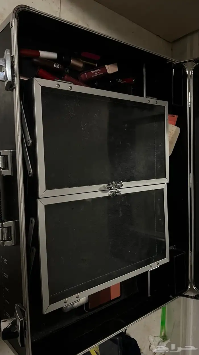 شنطه للمكيب ارتست وتنفع تسويحه متنقله 9