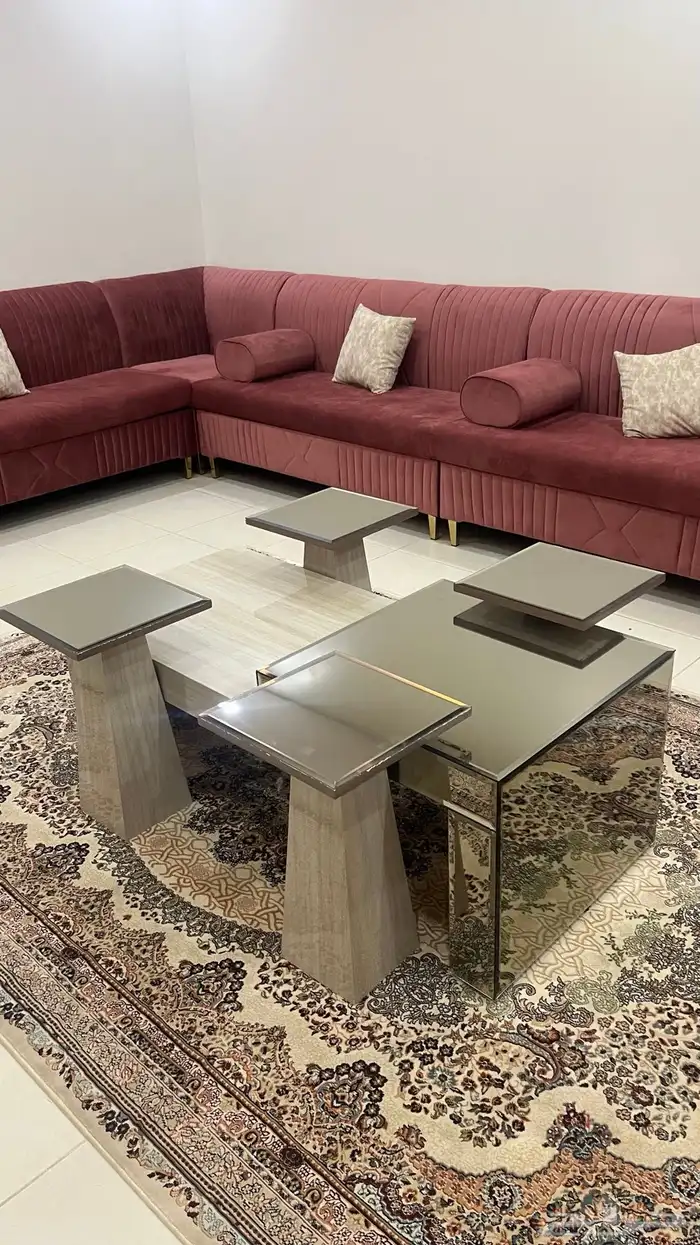 طاولة للبيع 0