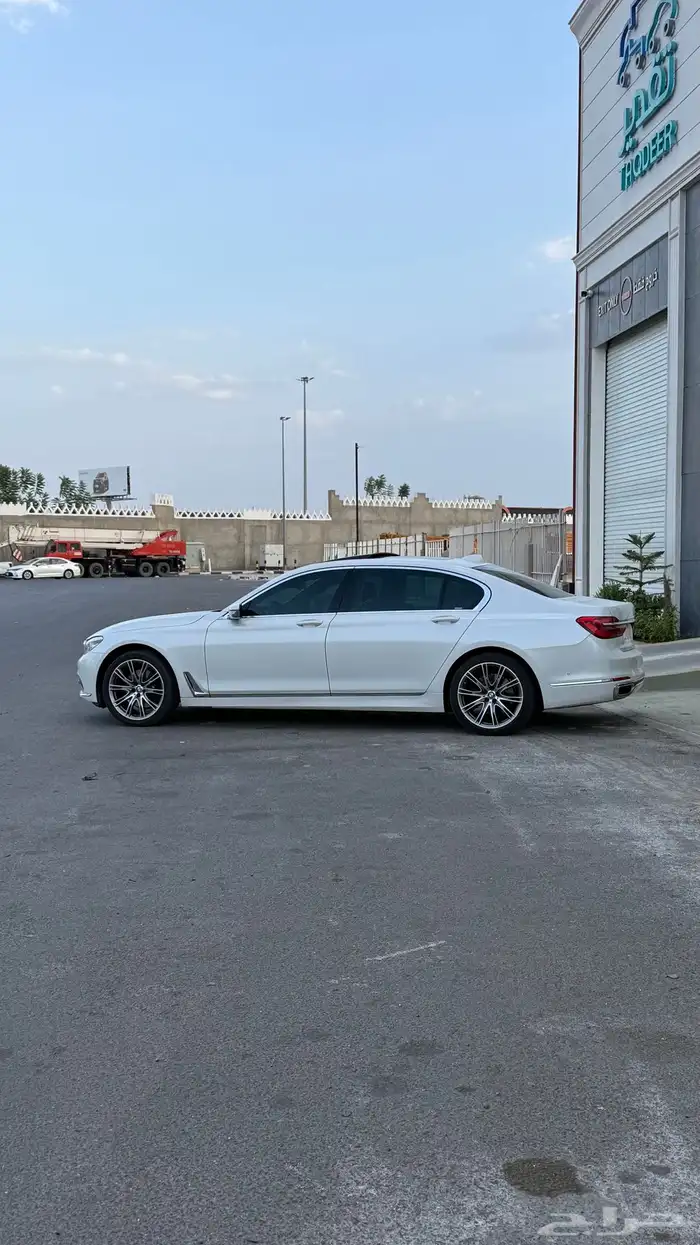 للبيع بس ام دبليو 2016 الفئة السابعة 16