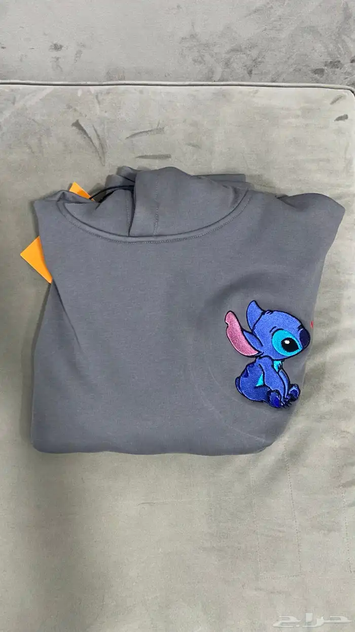 تطريز بلوفراتنا غير   . 1