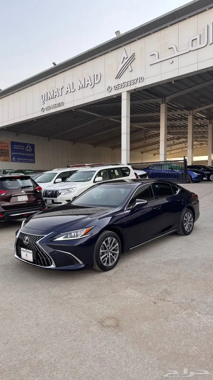 للبيع لكزس 2023 -4 سلندر -ES250 - ممشى قليل جدا 2