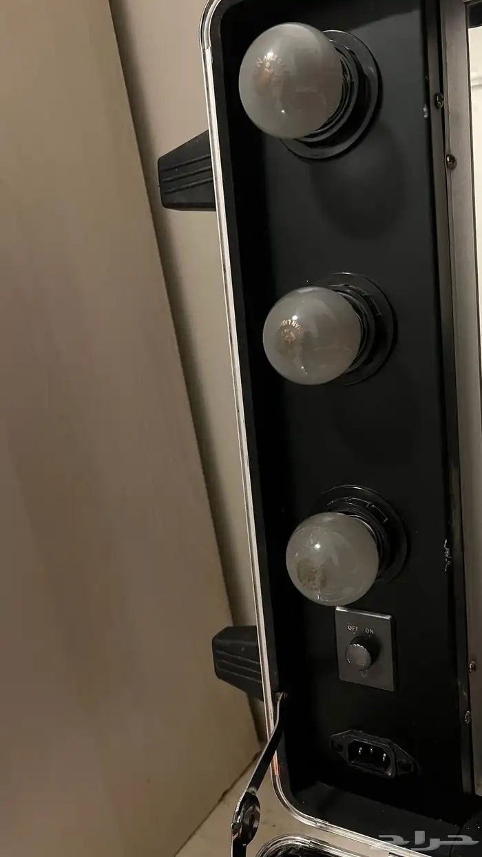 شنطه للمكيب ارتست وتنفع تسويحه متنقله 25