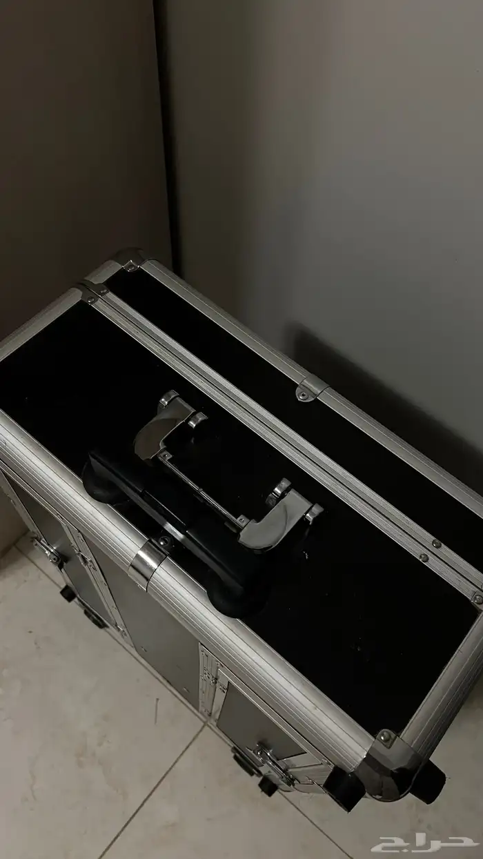 شنطه للمكيب ارتست وتنفع تسويحه متنقله 0