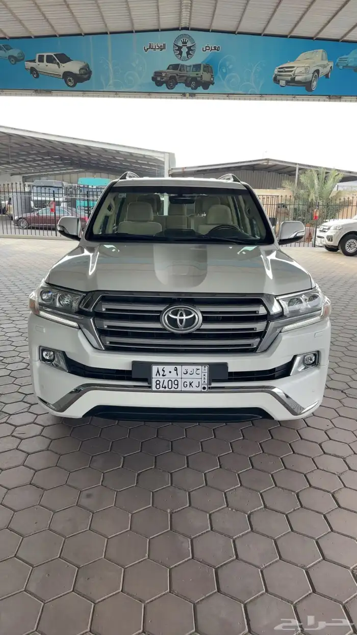 لاندكروزر 2016 بريمي فل كامل ب 172.000 0