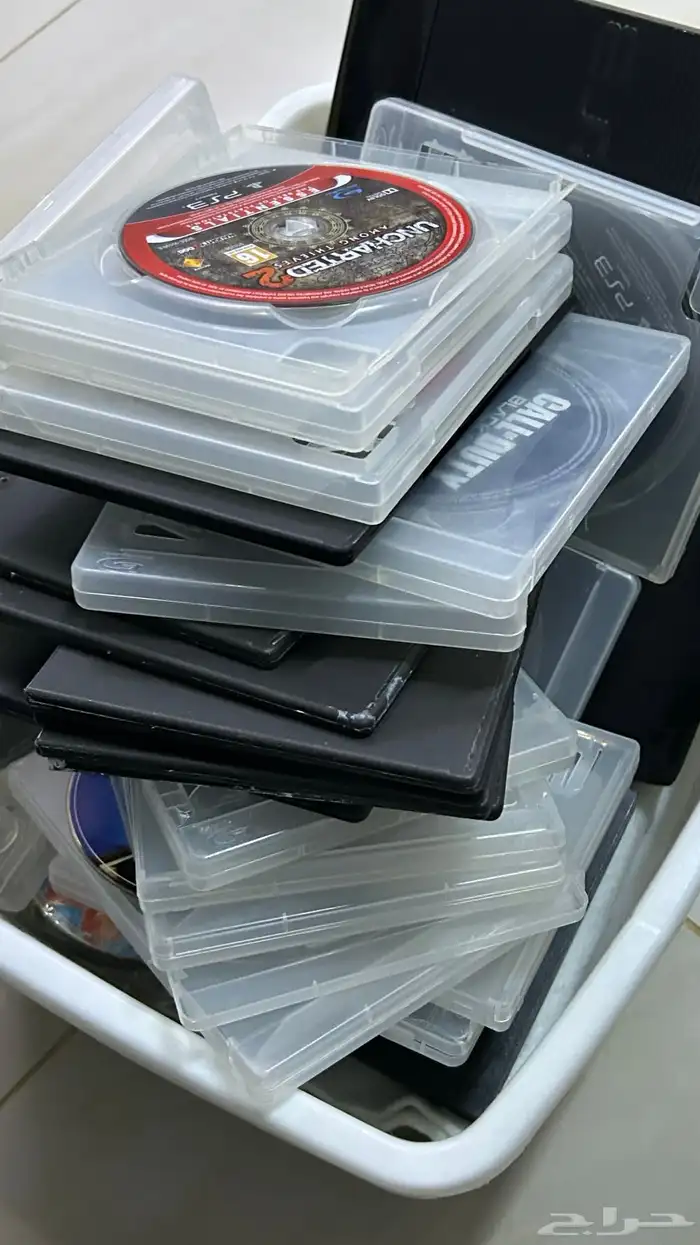 سوني 2 و سوني 3 وكل جهاز فيه له فوق الثلاثين شريط 3