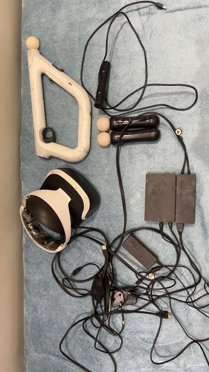 نظارة VR سوني بكامل المعدات ناقصها قاعدة الكاميرا فقط 0