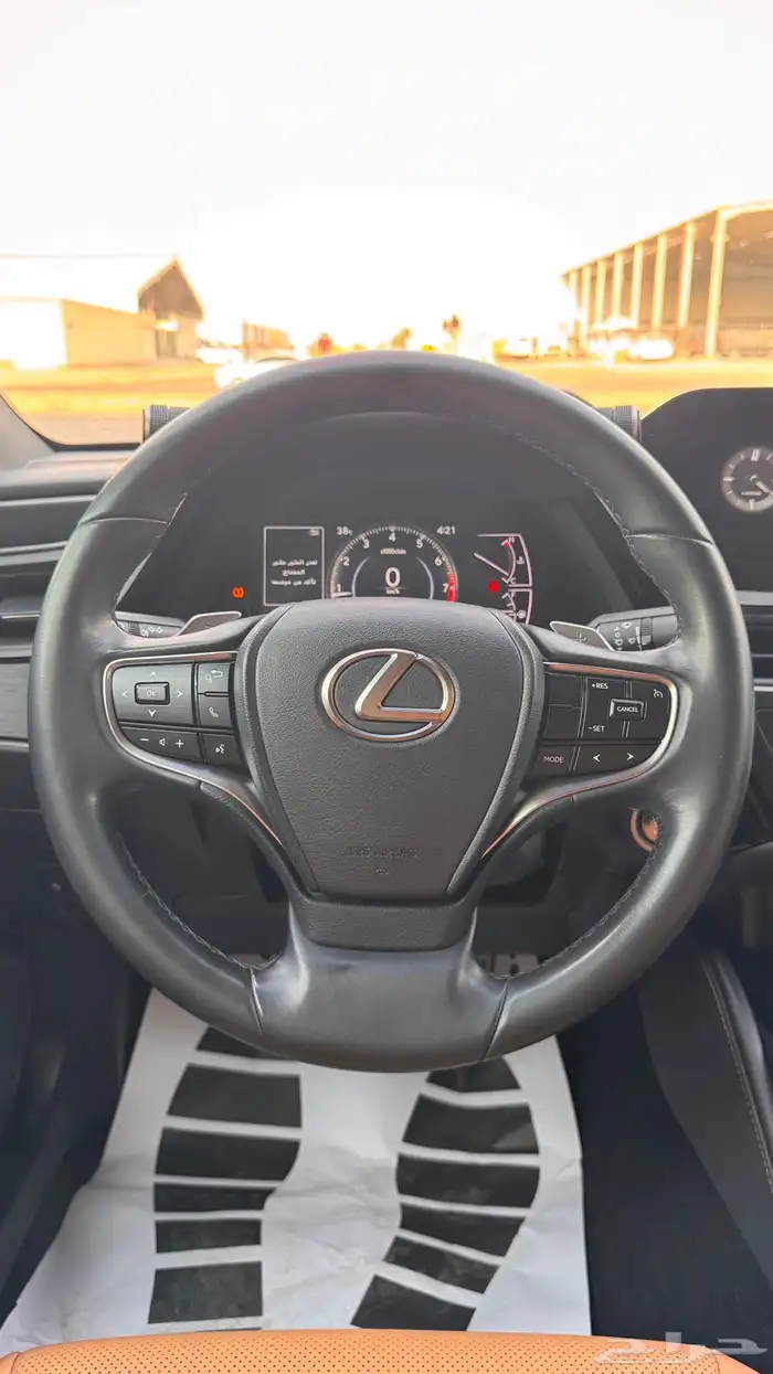 للبيع لكزس 2023 -4 سلندر -ES250 - ممشى قليل جدا 9