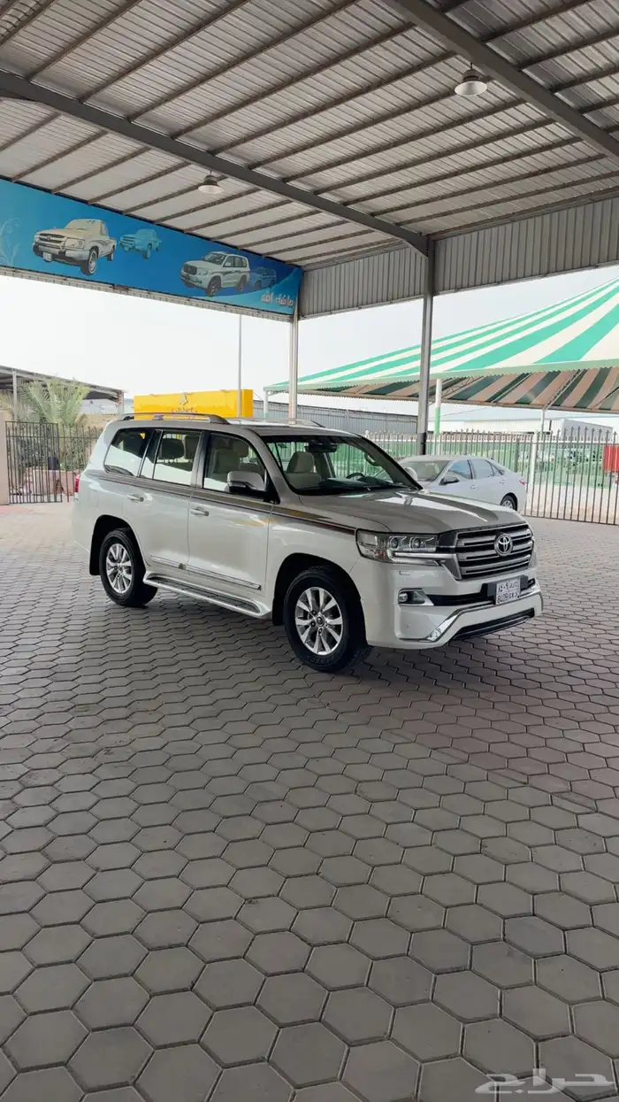 لاندكروزر 2016 بريمي فل كامل ب 172.000 2