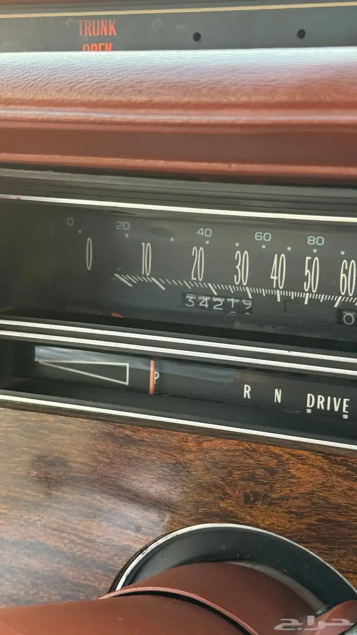 كاديلاك سيفيل 1977 عداد قليل 19