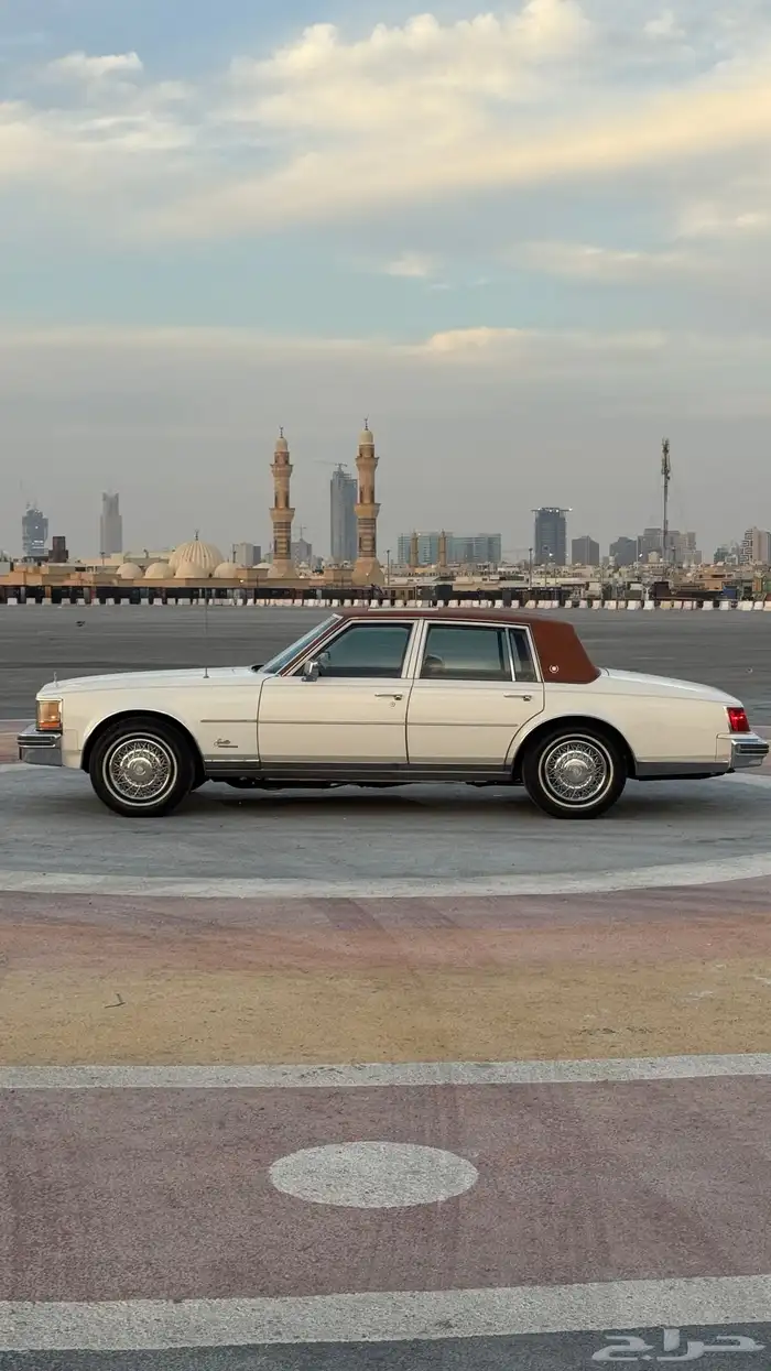 كاديلاك سيفيل 1977 عداد قليل 5
