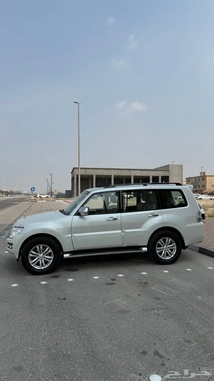 للبيع باجيرو 2017 فل كامل - مكينه 3800 2