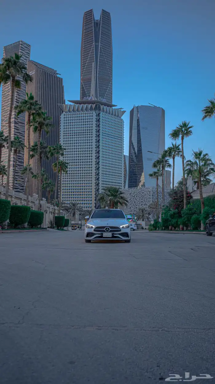 مرسيدس C300 موديل 2023 5