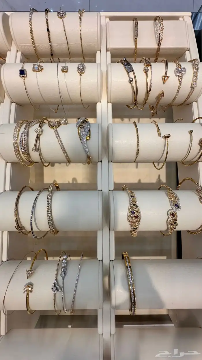 تصفية خاصة على الأساور عيار 18   جديدة بالكامل 0