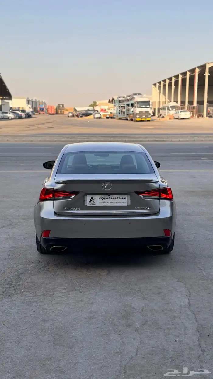 للبيع لكزس 2017 IS350 - فل كامل - بحالة الوكاله 5