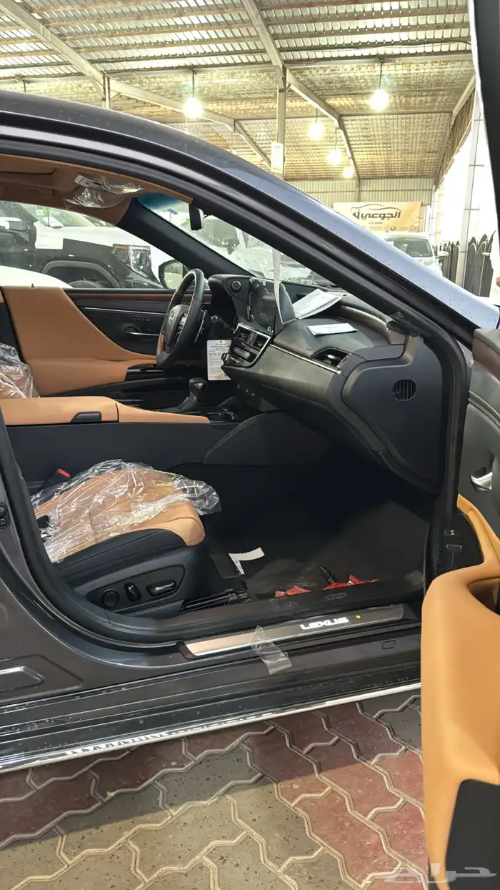 لكزس ES350 فئة CC بنزين 2025 8