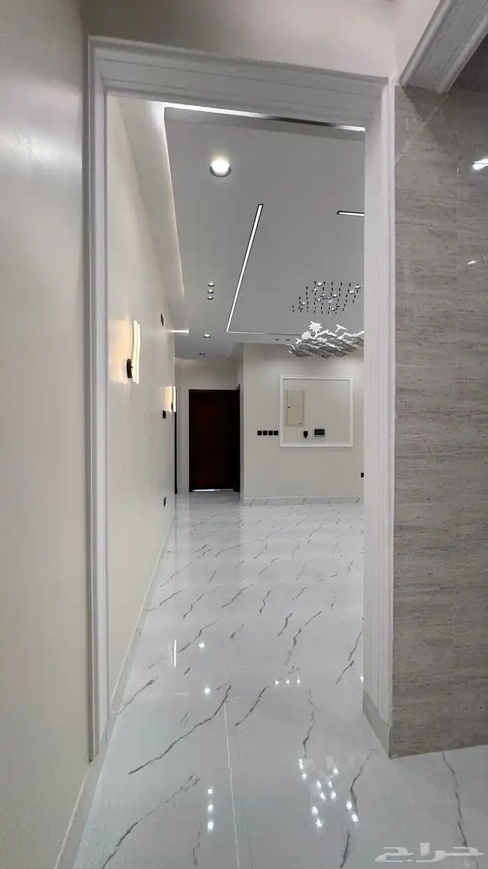 للبيع شقه ارضيه 6 غرف vip مع حوش من 550 الف بالمحاله ابها 20