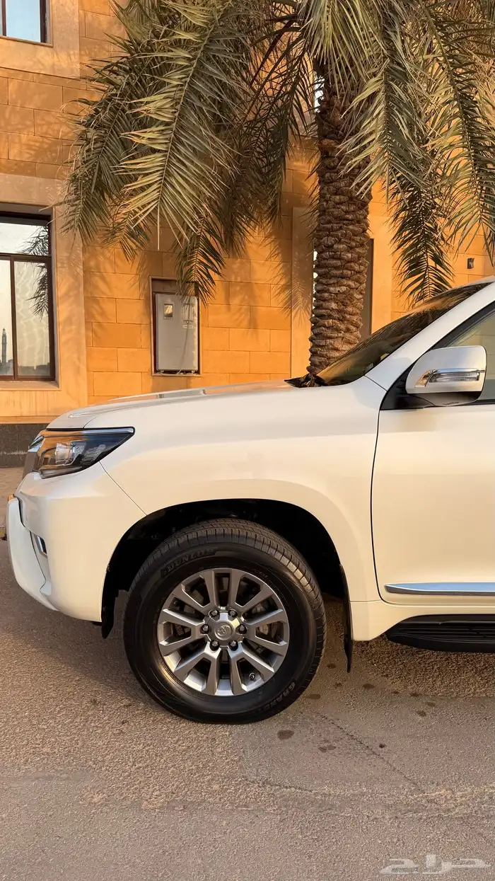 تايوتا برادو 2021 لؤلؤي GXR خليجي 6V إسبير علاق فتحة سقف 4