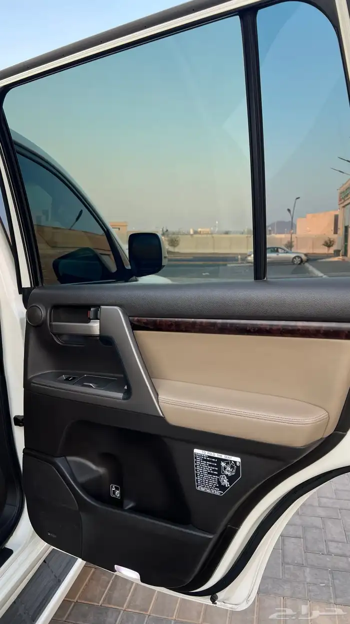 لاندكلوزر في اكس ار 2010 10