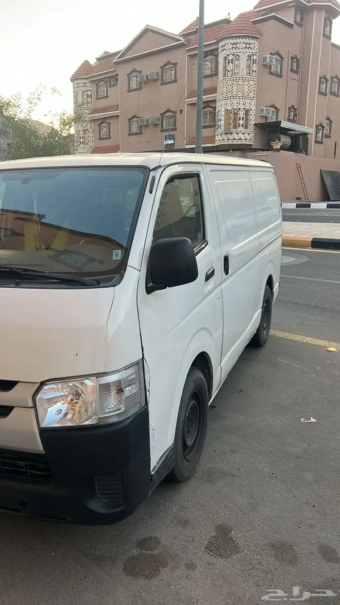 باص تايوتا موديل 2015 للبيع مركب فيه مكيف داخلي مفحوص 3