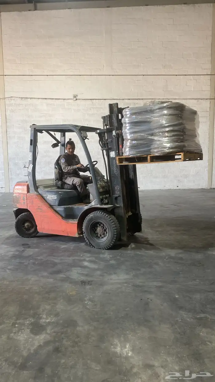 رافعه شوكيه ايجار في الدمام 2 5طن فوركلفت يومي شهري 0