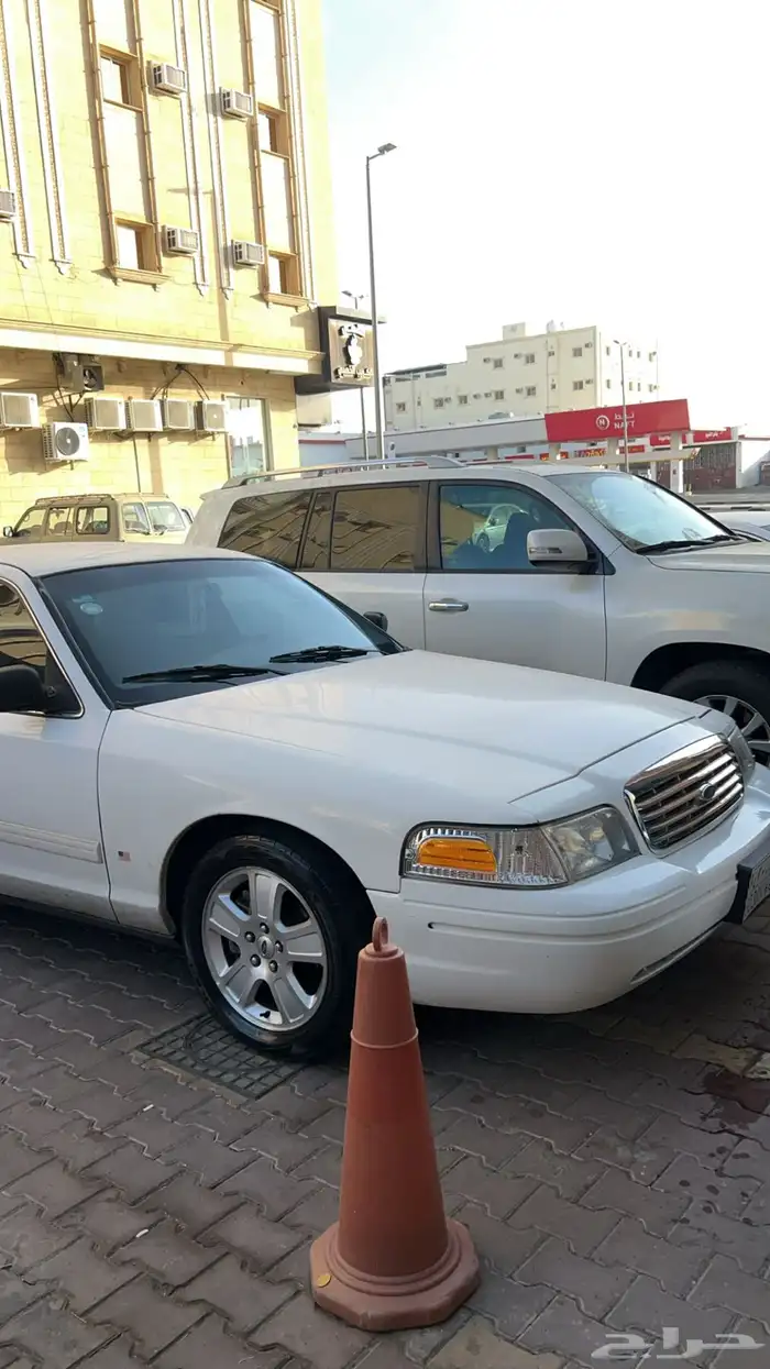 فورد كراون فكتوريا 2011 7