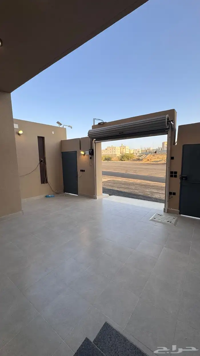 للبيع شقه ارضيه 6 غرف vip مع حوش من 550 الف بالمحاله ابها 4