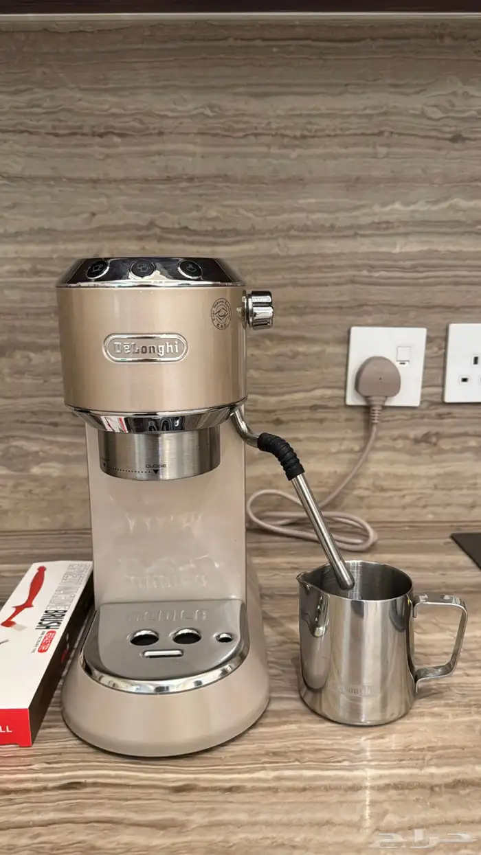 مكينه قهوه ماركه ديلونجي مع الملحقات 0