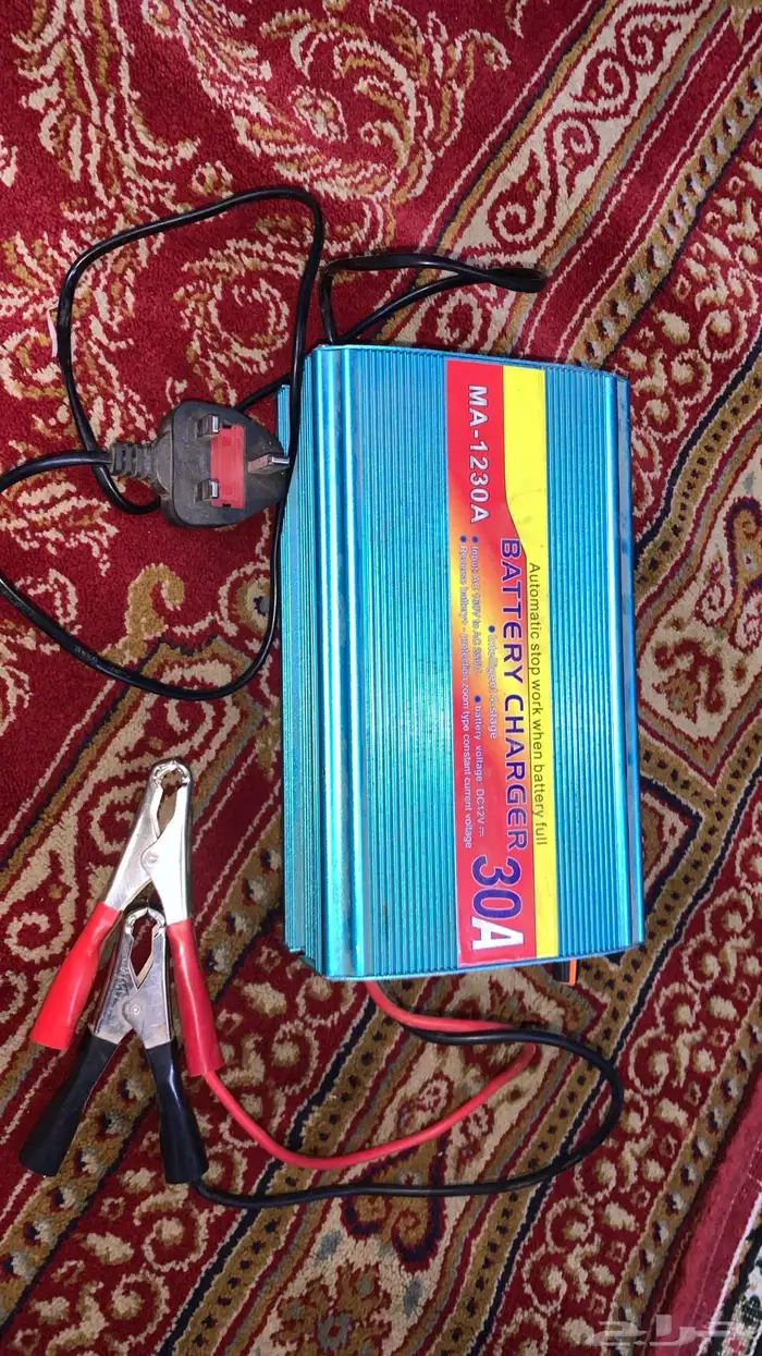 شاحن بطارية شبه جديد على السوم 0