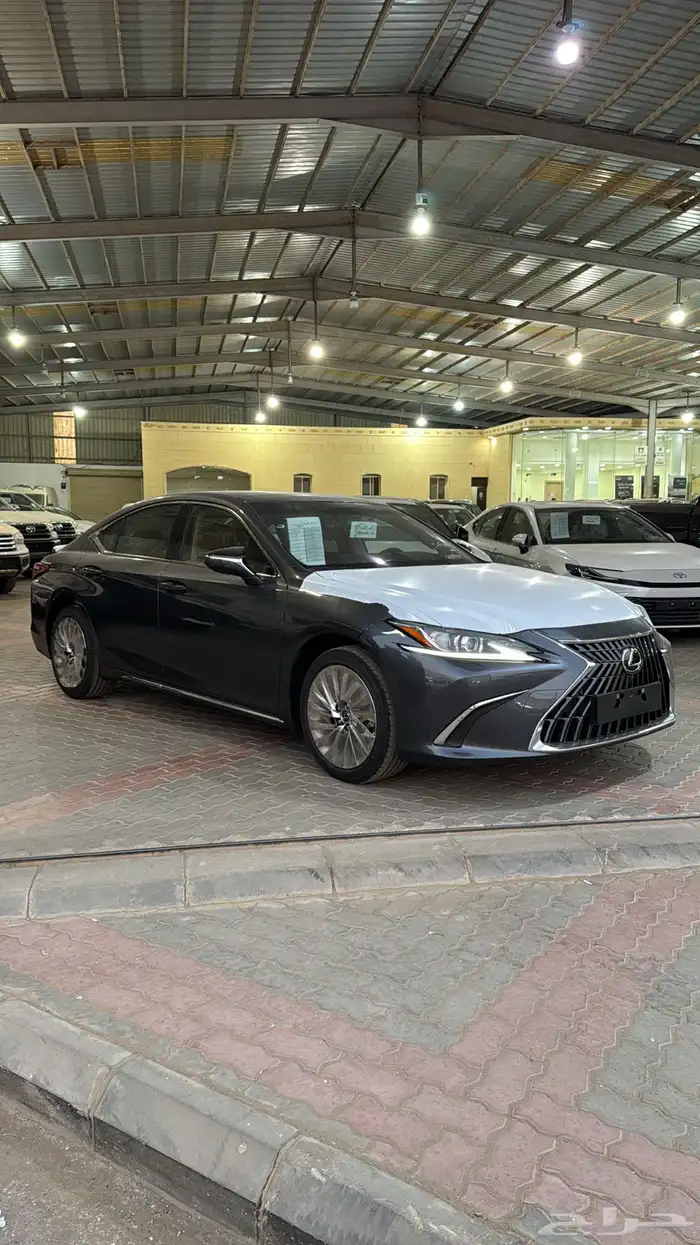 لكزس ES350 فئة CC بنزين 2025 1