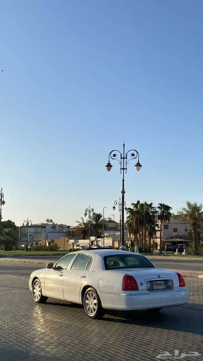 لنكولن تاون كار 2003 2