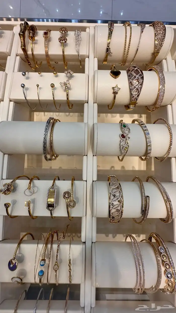 تصفية خاصة على الأساور عيار 18   جديدة بالكامل 2