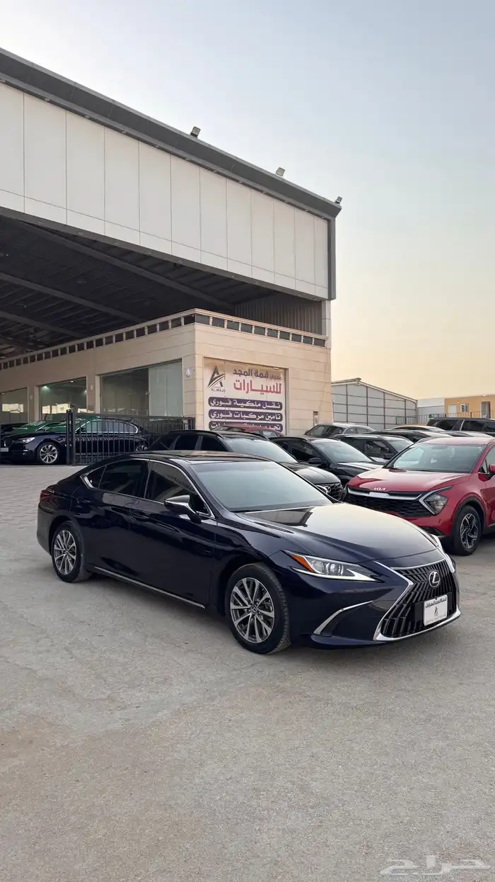 للبيع لكزس 2023 -4 سلندر -ES250 - ممشى قليل جدا 1
