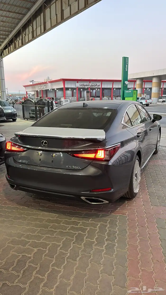 لكزس ES350 فئة CC بنزين 2025 2