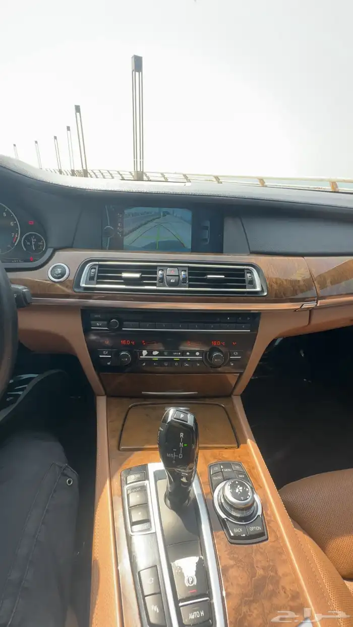 2011 BMW 740 31