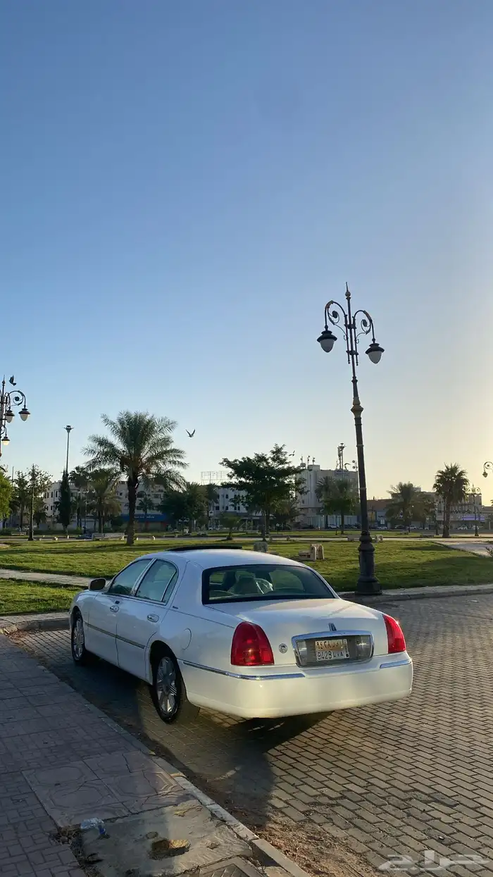 لنكولن تاون كار 2003 5