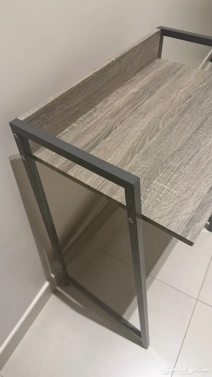 للبيع طاولة دراسه 3