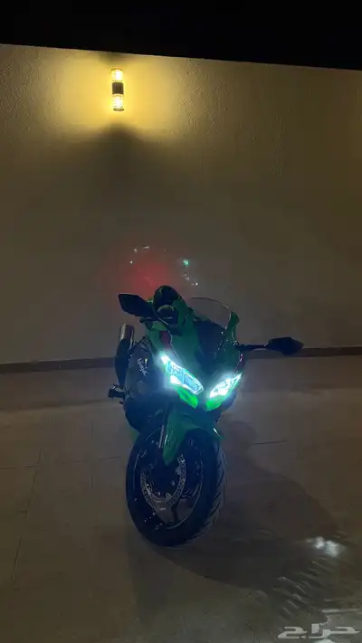 دباب ريس شبه جديد Kawasaki Ninja ZX4RR index