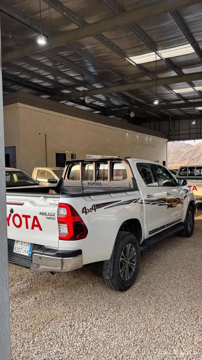 للبيع هايلكس 2022 سعودي فل كامل عداد 78 الف دبل 2