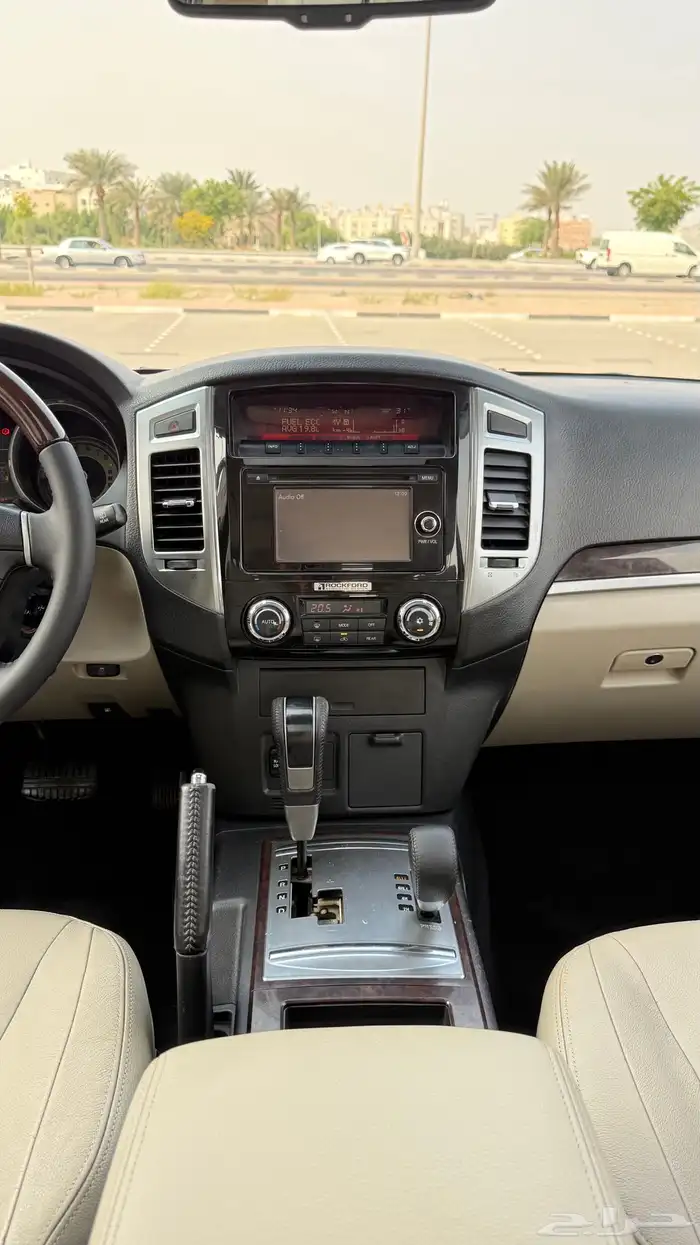 للبيع باجيرو 2017 فل كامل - مكينه 3800 20