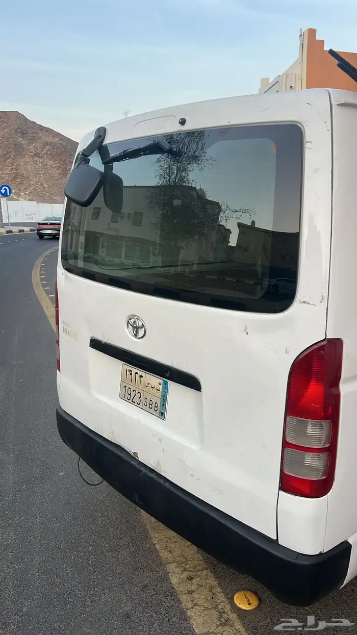 باص تايوتا موديل 2015 للبيع مركب فيه مكيف داخلي مفحوص 6