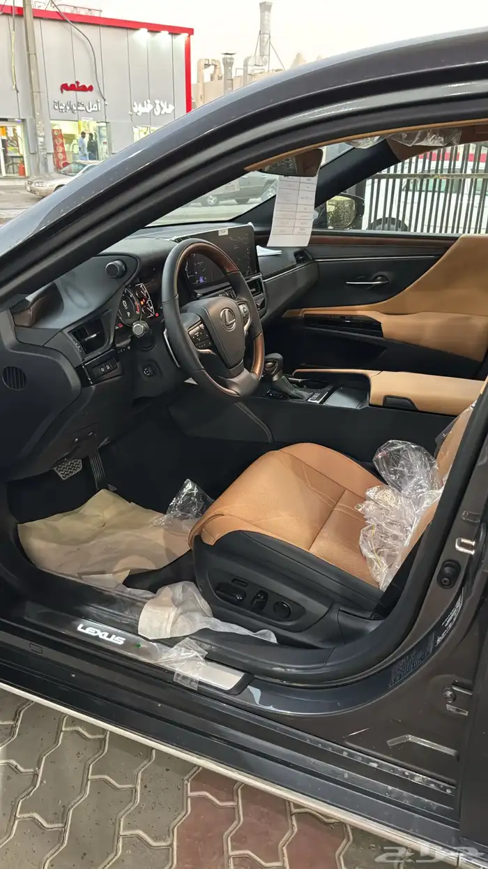 لكزس ES350 فئة CC بنزين 2025 7